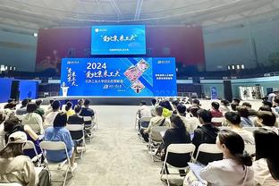 翟晓川晒北京队年终聚餐照：祝大家新年快乐 2023拜拜 2024你好